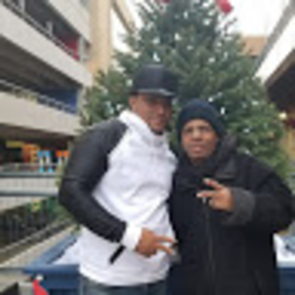 Meet your Posher, Cesar luis - Picture 1 of 1